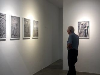 نمایشگاه عکس­‌ های امیر جمشیدی با عنوان «پرتره­‌ های سنگی» در گالری سایه