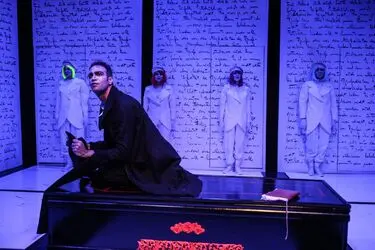 نمایش "کافکا با من سخن بگو" در تماشاخانه شانو 