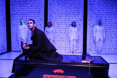 نمایش "کافکا با من سخن بگو" در تماشاخانه شانو 