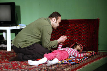 نمایش "عقل صورتی یا مدادی که فقط مشق نمی‌نوشت"