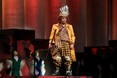 اجرای نمایش "هملت و دن کیشوت" در سالن اصلی تئاترشهر