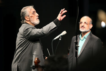 اجرای ارکستر ملی ایران به رهبری فریدون شهبازیان