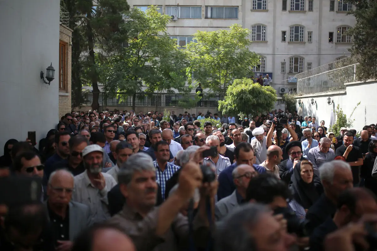 تشییع پیکر سید ضیاءالدین دری از خانه سینما