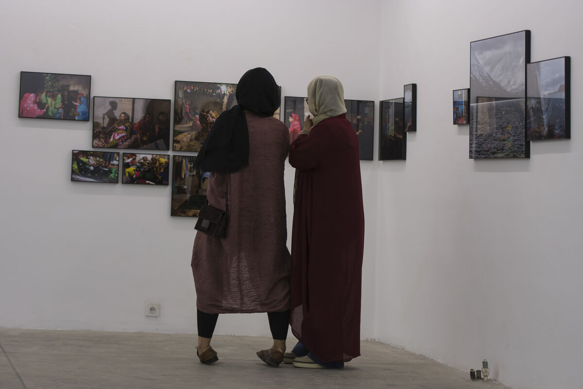 نمایشگاه عکس تهمینه منزوی در گالری راه ابریشم
