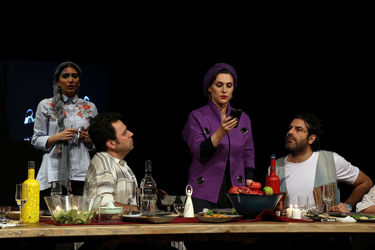 نمایش "نیمه تاریک ماه" در تالار حافظ