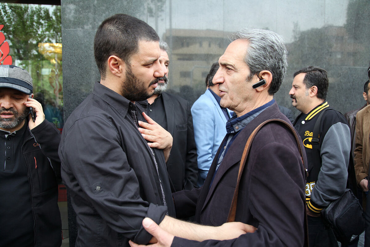 تشییع پیکر عارف لرستانی از مقابل تالار وحدت