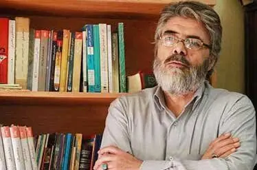 خانم‌های بازاری نویس ادبیات داستانی را خراب کرده‌اند!