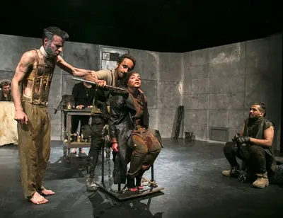 ببینید: خانواده‌ای که در سال سی هزار میلادی زندگی می‌کند