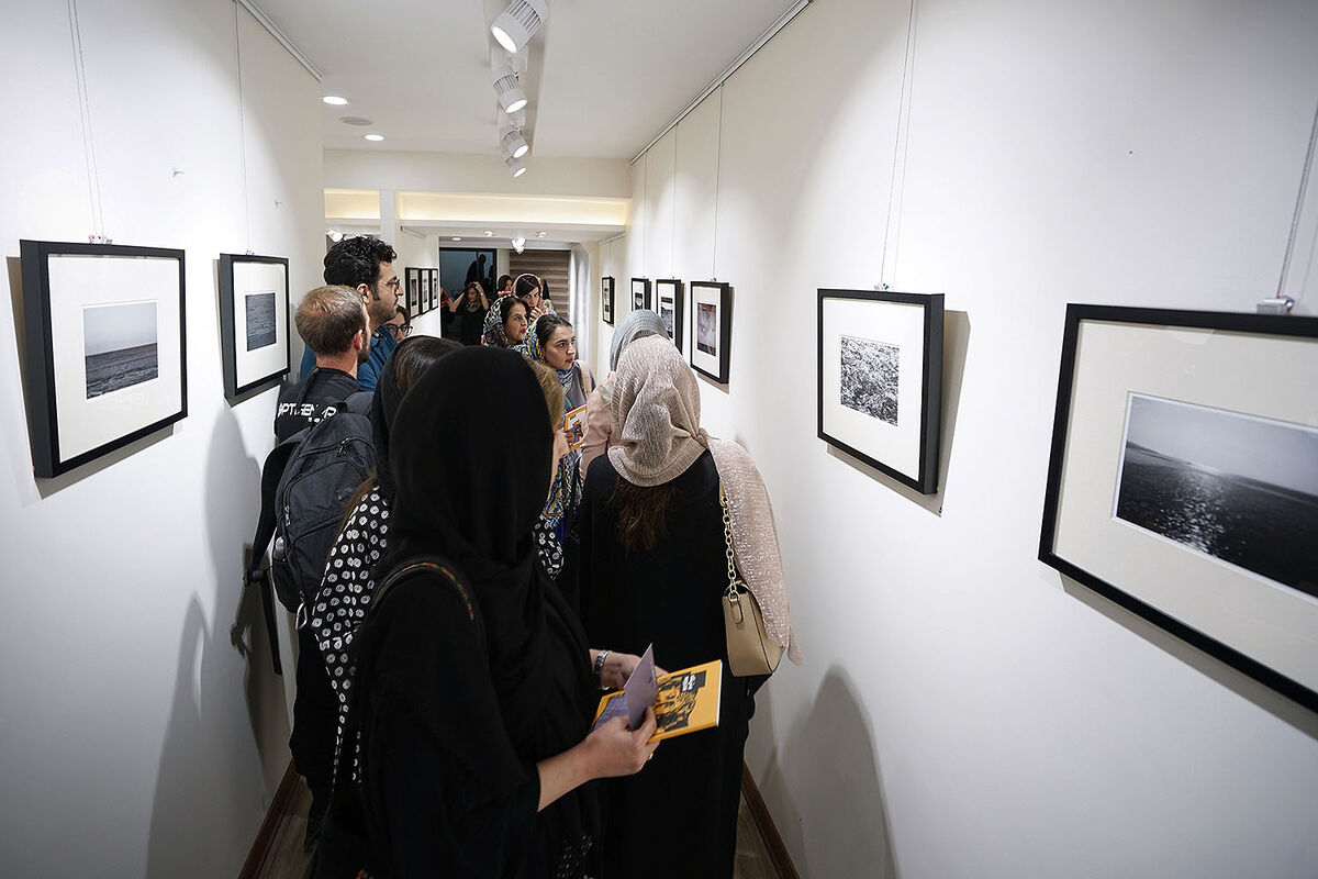 نمایشگاه عکس مژگان راسخی‌نژاد و محیا کشفی در گالری بهارک