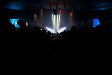 کنسرت کاوه یغمایی در سالن میلاد نمایشگاه بین المللی