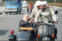 اعتراض کارگردان به بسیج دانشجویی: شماره عینک‌تان چند است؟!/ اکسیدان، اتم ولنگاری فرهنگی است
