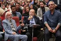 ببینید: بزرگداشت محمدعلی کشاورز در جشن حافظ