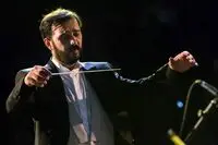 ارکستر ملی موسیقی آذری اجرا می‌کند