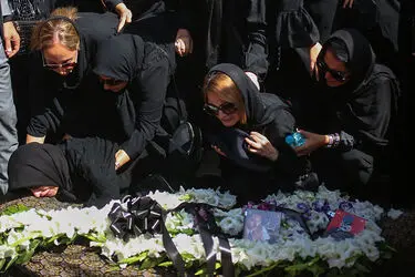 تشییع پیکر سید ضیاءالدین دری از خانه سینما