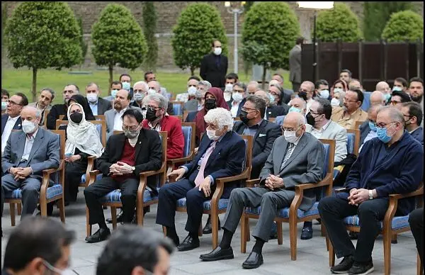 دیدار هنرمندان با سید ابراهیم رئیسی در مراسم افطاری ۱۴۰۱