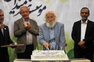 تجلیل از هنرمندان پیشکسوت متولد اردیبهشت ماه