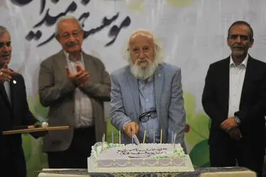 تجلیل از هنرمندان پیشکسوت متولد اردیبهشت ماه
