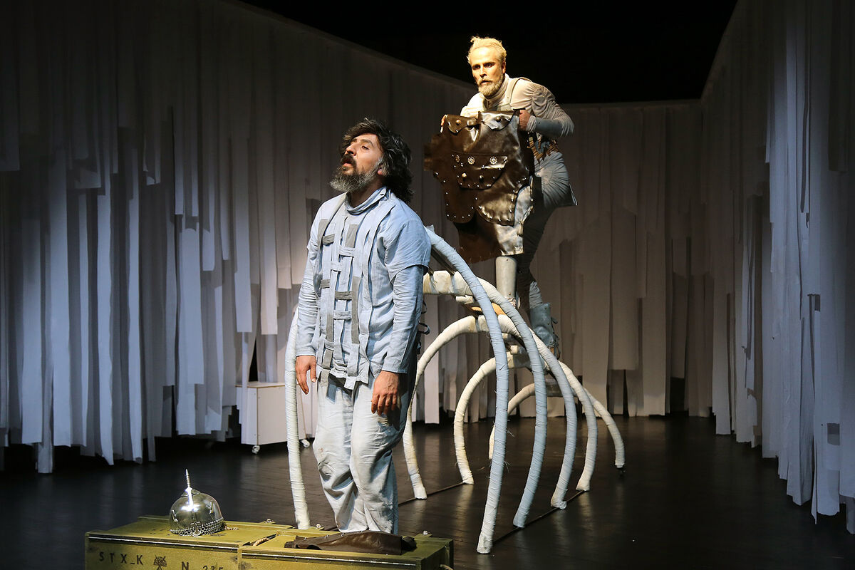 اجرای نمایش 
