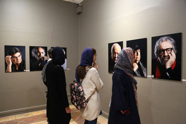 نمایشگاه عکس‌های مجید جوانی با عنوان «چهره‌های نمایش ایران»