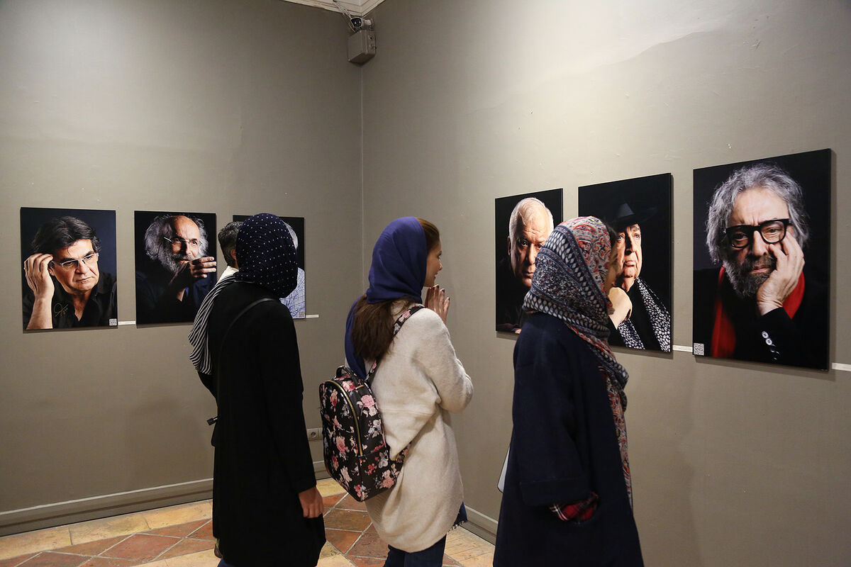 نمایشگاه عکس‌های مجید جوانی با عنوان «چهره‌های نمایش ایران»