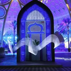 هفت هنرمند اماراتی شامل مطار بن لاحج‌ Mattar Bin Lahej، نجات مکی Najat Makki ، محمد یوسف Mohamed Yousif، عبدالله الملا Abdalla Almulla، خالد شفر Khalid Shafar ، ریم الغیث Reem Al Ghaith و مایثه حمدانMaitha Hamdan