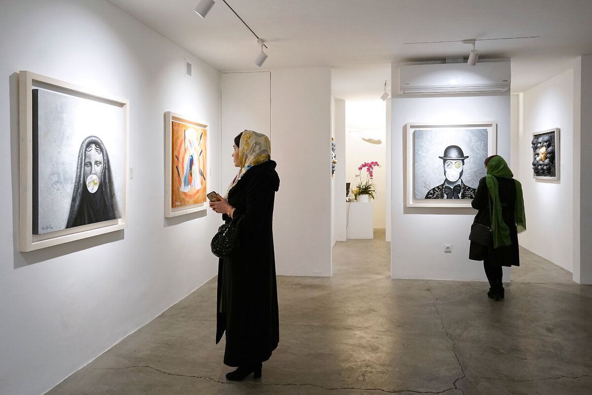 Reza Alizadeh Exhibits His Paintings in Saye Gallery