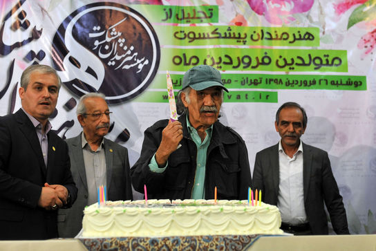 تجلیل از هنرمندان پیشکسوت متولد فروردین ماه