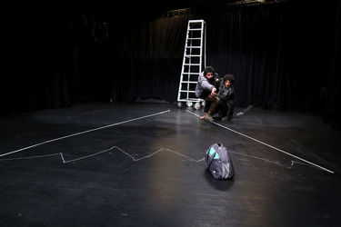 نمایش " در انتظار گودو " در سالن قشقایی تئاترشهر