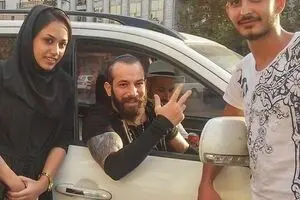 گفت‌وگویی جنجالی با کسی که تتلو را روی ناو جنگی برد؛ آقای رییسی که نظام نیست تتلو را قبول داشته باشد!/کیهان کلهر را نمی‌دانم اما تتلو شاید در مشهد کنسرت بگذارد!