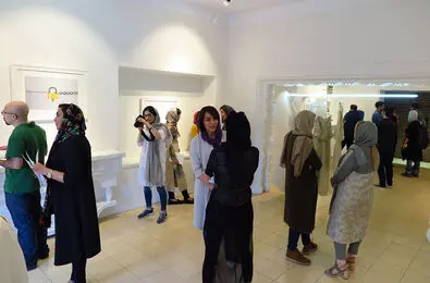 هنرمندان رابطه زن و مرد را چه جوری کشیدند؟ /گل، شمشیر ، قباله، دیوار... 