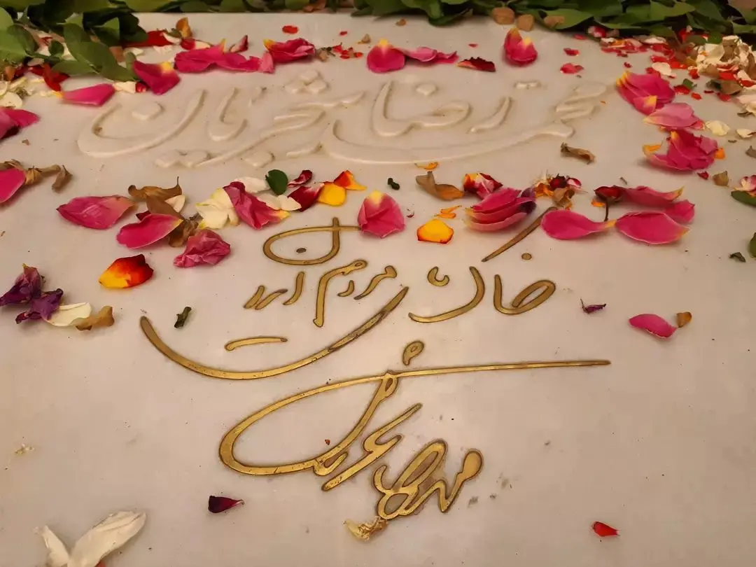 به یاد محمدرضا شجریان؛ خاکِ پایِ مردمِ ایران/ یادداشت محمد مالمیر