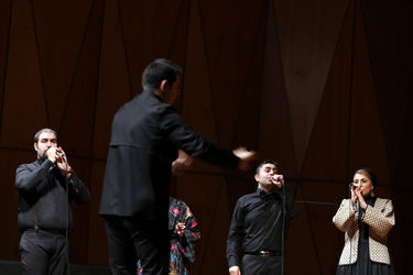 اجرای گروه آوازی تهران در جشنواره موسیقی فجر