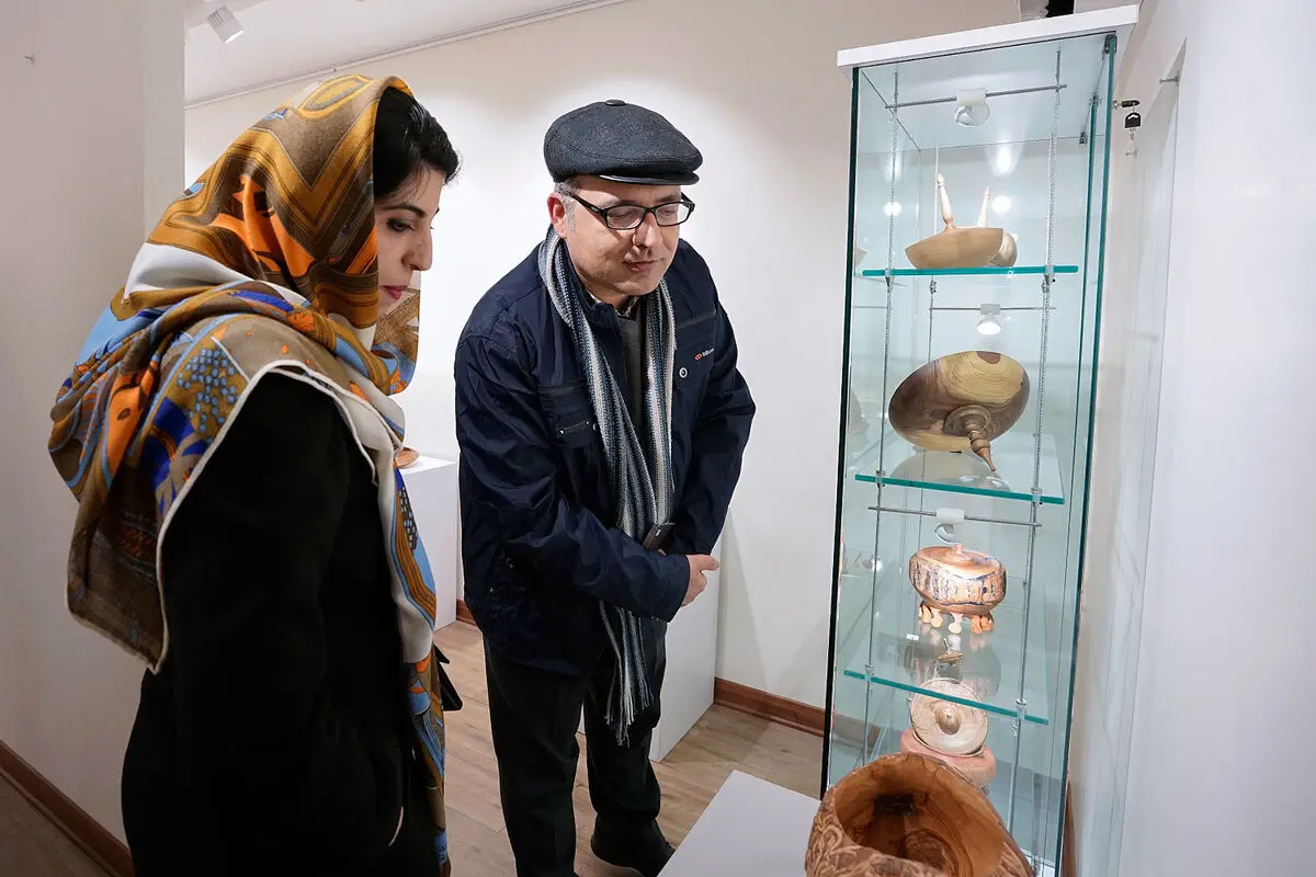 نمایشگاه فرفره های داود ملایی در گالری بهارک