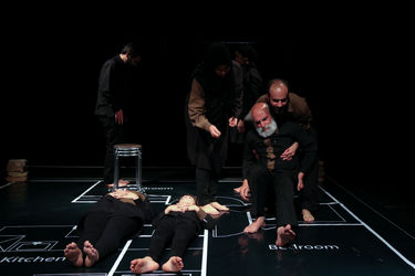 اجرای نمایش "سانتی متر" در سالن استاد انتظامی - خانه هنرمندان