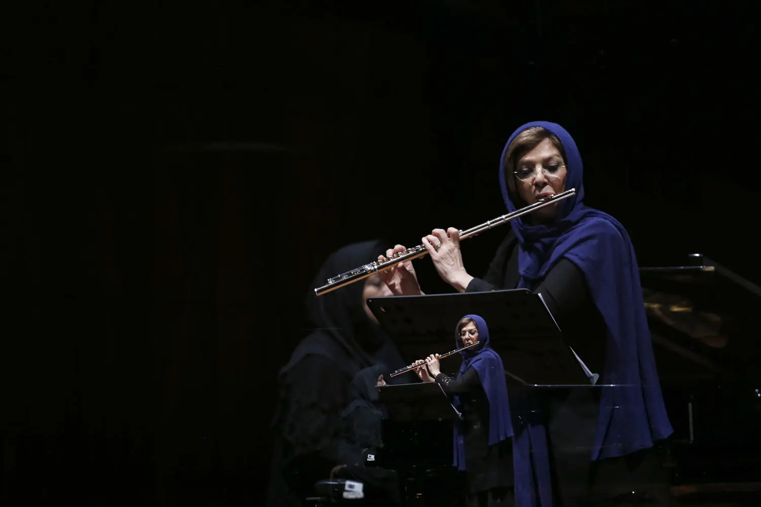  گروه کر فلوت تهران را در دومین فستیوال بین المللی موسیقی معاصر تهران ببینید