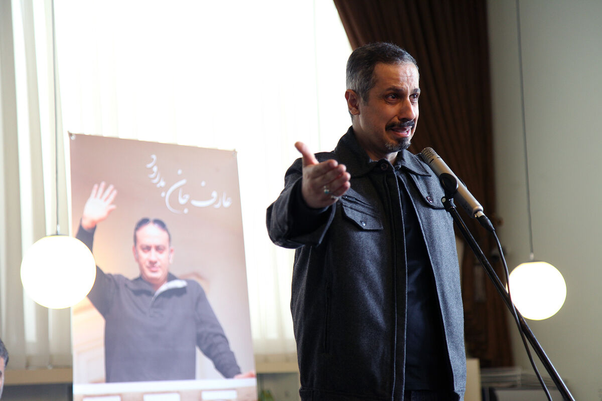 تشییع پیکر عارف لرستانی از مقابل تالار وحدت
