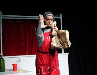 ببینید: ‌ژست‌های فانتزی الیکا عبدالرزاقی روی صحنه