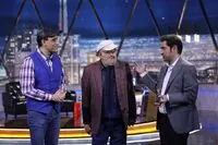 خوانندگی و نوازندگی امیریل ارجمند در حضور پدرش/ فیلم