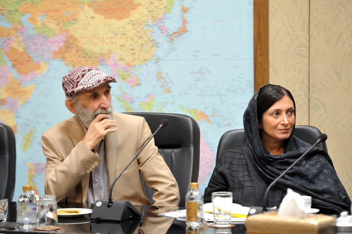 دیدار جمعی از هنرمندان با رضا رحمانی  وزیر صنعت، معدن و تجارت 