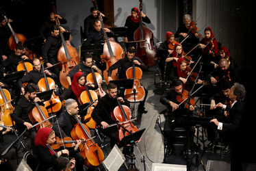 اجرای ارکستر سمفونیک تهران به رهبری شهرداد روحانی در تالار وحدت