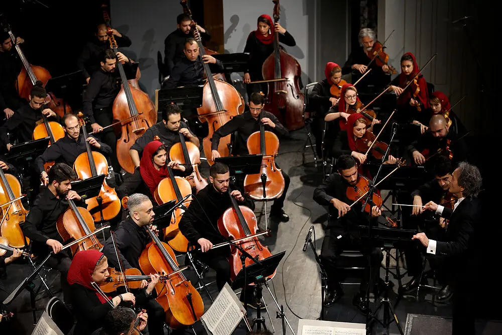 اجرای ارکستر سمفونیک تهران به رهبری شهرداد روحانی در تالار وحدت