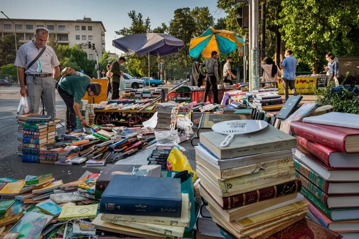 کتاب فروشی های خیابان انقلاب