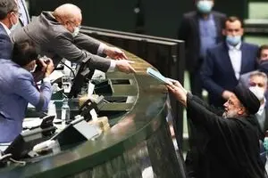 بودجه هنر ۱۴۰۱ فقیرتر از همیشه؛ افشاگری پرتیراژترین روزنامه کشور/ دیواری کوتاه تر از هنرمندان نیست