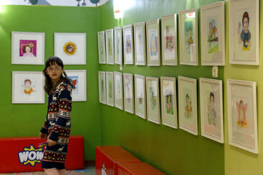 نمایشگاه نقاشی های سوسن قائم مقامی در شهر کتاب مرکزی