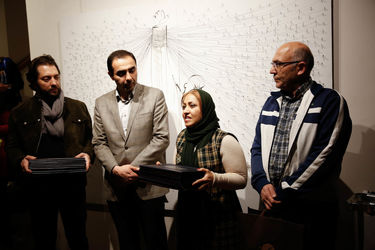 خلق اثر توسط بزرگمهر حسین‌پور در حمایت از کودکان بدسرپرست در گالری آس