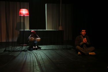 اجرای نمایش "آندورای تئاتر اشتباهات" در تئاتر باران