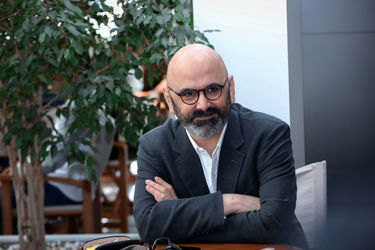 سومین روز سی و هفتمین جشنواره جهانی فیلم فجر در پردیس چارسو