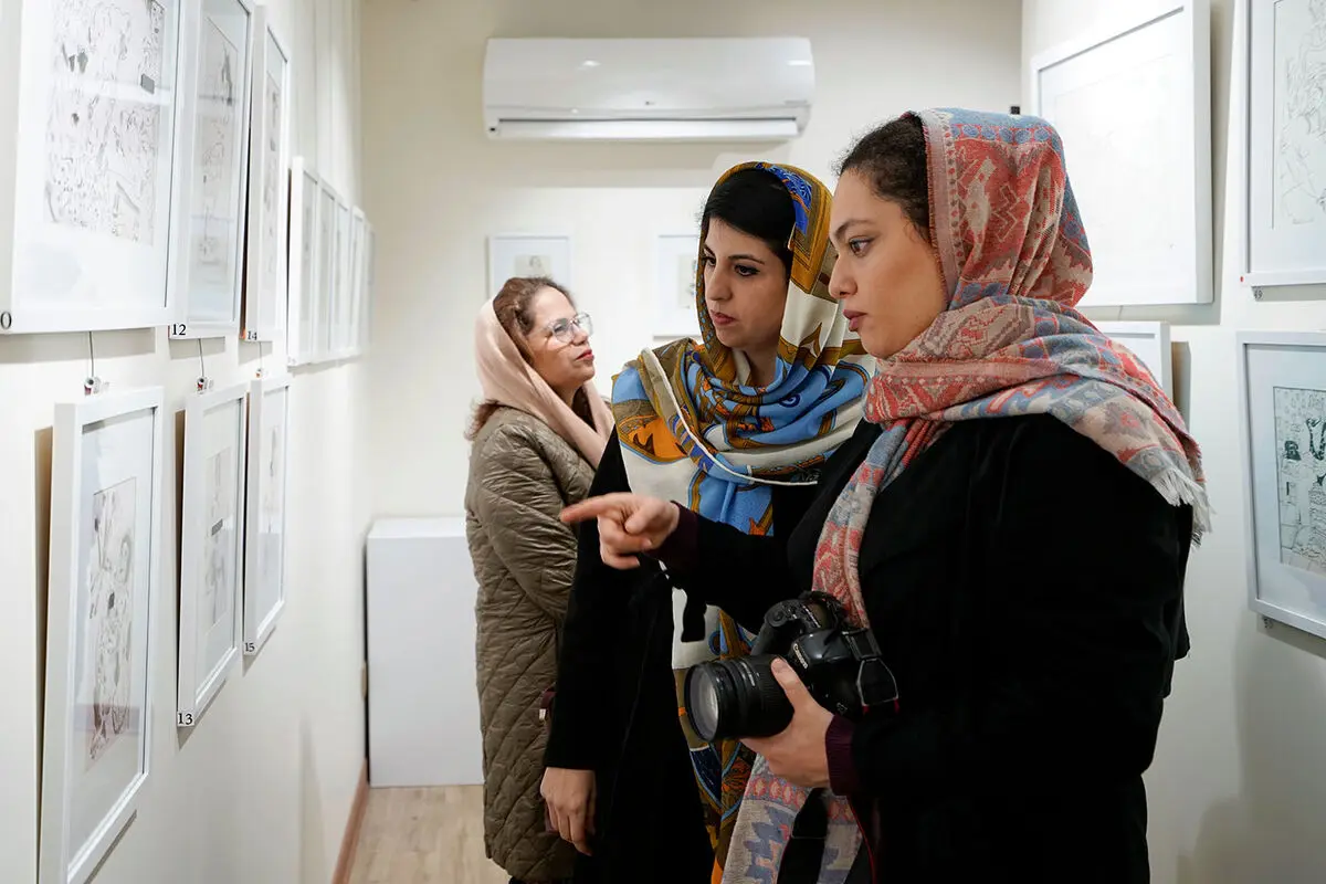 نمایشگاه طراحی آتنا معتمدی در گالری بهارک