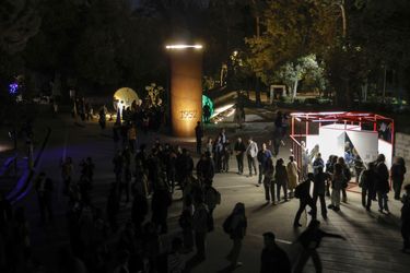 رنگ وستا در هفته دیزاین تهران در دانشکده هنرهای زیبا