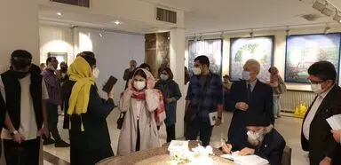 رونمایی کتاب درختان عاشق بهشت حسین محجوبی